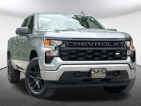 Used 2023 Chevrolet Silverado 1500 Custom AWD/4WD image 2