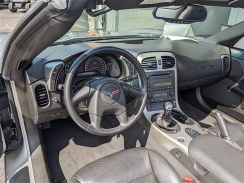 Used 2005 Chevrolet Corvette Convertible w/ Preferred Equipment Group image 9