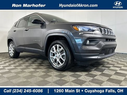 Used 2023 Jeep Compass Latitude AWD/4WD image 1