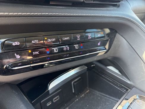 Used 2021 Buick Envision Preferred AWD/4WD image 17