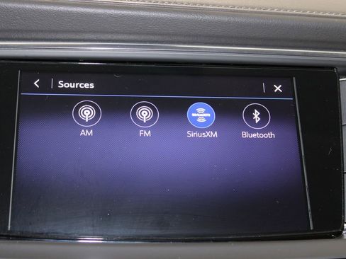 Used 2024 Buick Enclave Essence w/ Technology Package image 43