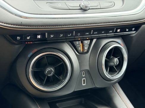 Used 2019 Chevrolet Blazer Premier w/ Driver Confidence II Package image 16