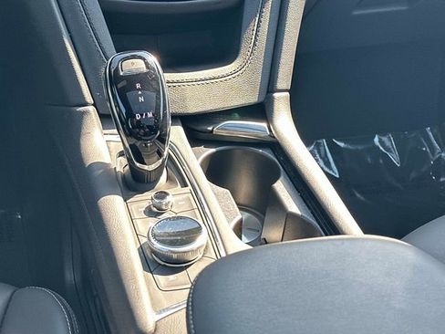 Used 2025 Cadillac XT5 Sportv w/ LPO, Bronce Accent Package AWD/4WD image 5