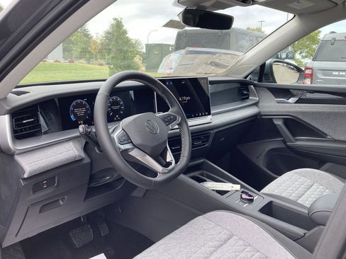 New 2025 Volkswagen Tiguan S FWD image 10
