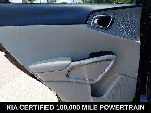 Certified 2025 Kia Soul LX w/ LX Technology Package FWD image 21