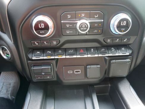Used 2020 GMC Sierra 1500 Denali w/ Denali Ultimate Package AWD/4WD image 26