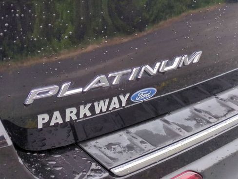 Used 2022 Ford Explorer Platinum w/ Technology Package AWD/4WD image 37