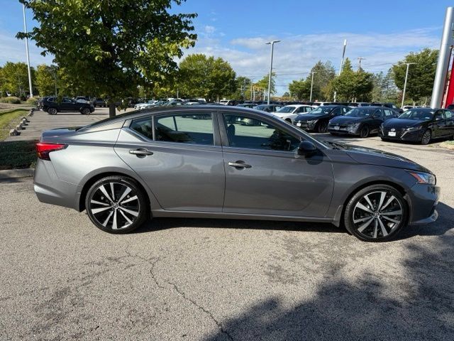 Used 2022 Nissan Altima 2.5 SR FWD image 4