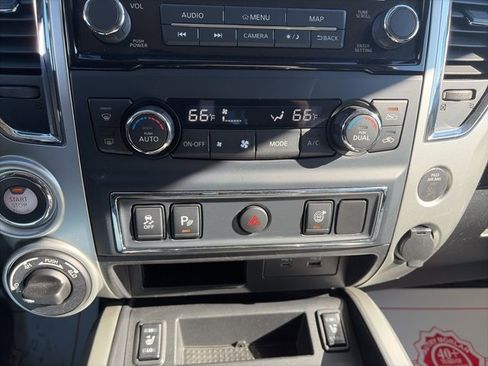 Used 2021 Nissan Titan SV w/ SV Convenience Package image 23