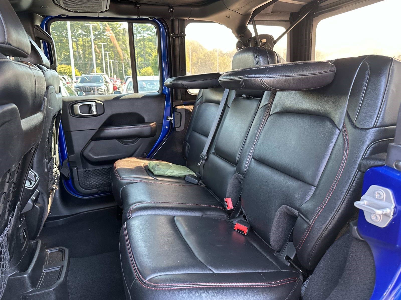 Used 2020 Jeep Wrangler Unlimited Rubicon w/ LED Lighting Group AWD/4WD image 10