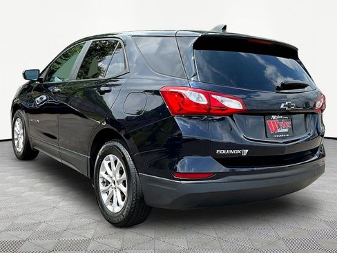 Used 2021 Chevrolet Equinox LS w/ LS Convenience Package FWD image 4