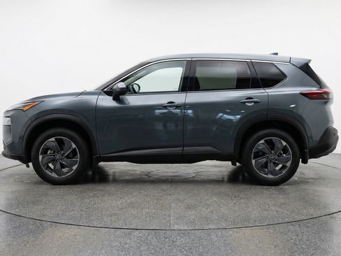 Used 2025 Nissan Rogue SV FWD image 5