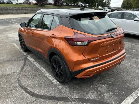 Used 2022 Nissan Kicks SV w/ Interior Electronics Package FWD image 12