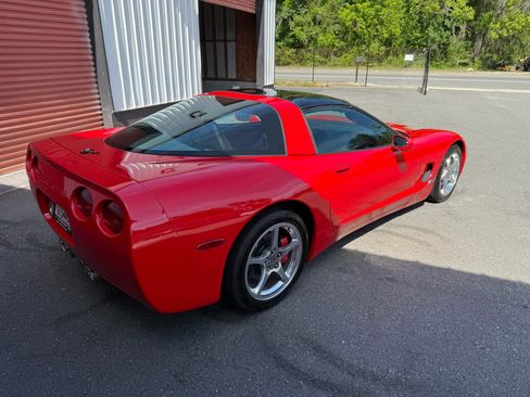 Used 2004 Chevrolet Corvette Coupe RWD image 6