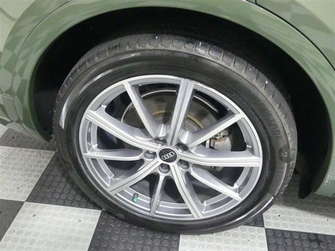 Used 2021 Audi Q5 e Premium Plus w/ Premium Plus Package AWD/4WD image 17