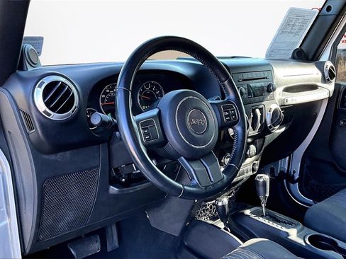 Used 2011 Jeep Wrangler Sahara image 14