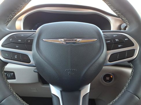Used 2024 Chrysler Voyager LX FWD image 13