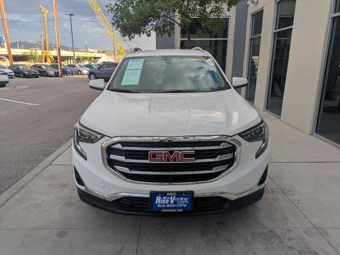 Used 2019 GMC Terrain SLT w/ Preferred Package FWD image 2