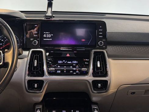 Used 2022 Kia Sorento SX w/ Panoramic Sunroof Package image 23