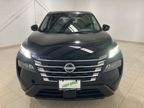 Used 2024 Nissan Rogue SV image 8