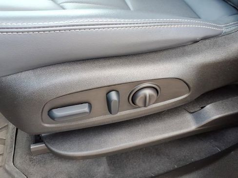 Used 2024 Buick Enclave Essence w/ Sport Touring Edition FWD image 19