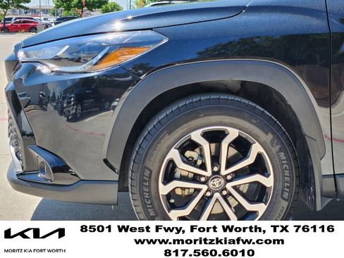 Used 2024 Toyota Corolla Cross AWD Hybrid image 8