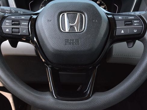 Used 2023 Honda Pilot LX image 28