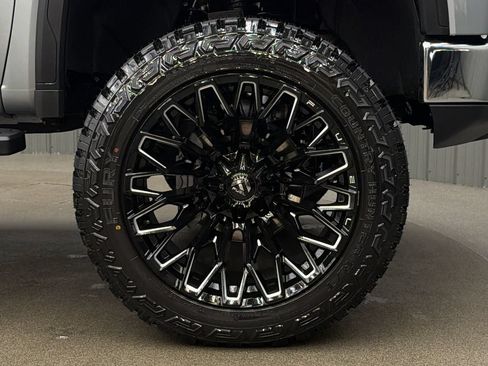 Used 2026 GMC Sierra 1500 SLT w/ SLT Premium Plus Package AWD/4WD image 9