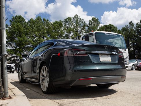 Used 2014 Tesla Model S 85 image 6