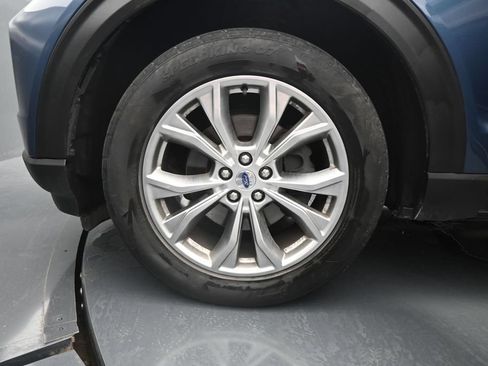 Used 2020 Ford Explorer XLT w/ Equipment Group 202A AWD/4WD image 28