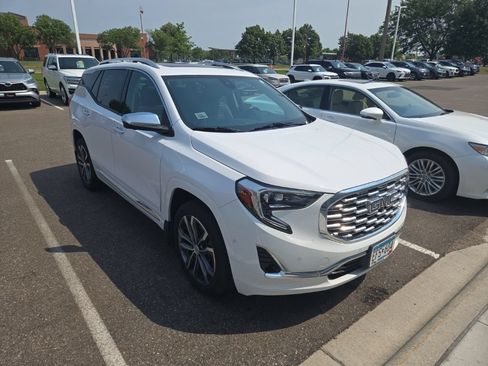 Used 2019 GMC Terrain Denali w/ GMC Pro Grade Package AWD/4WD image 1