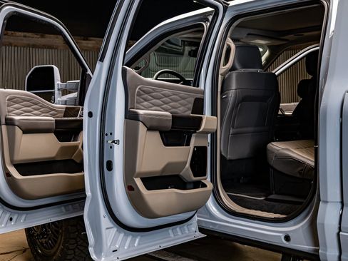 Used 2026 Ford F350 Platinum w/ Platinum Plus Package image 30