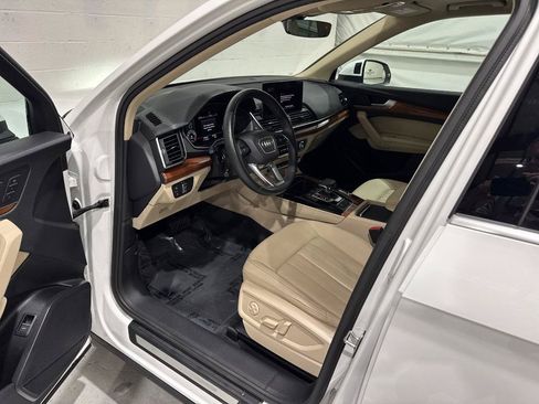 Used 2021 Audi Q5 2.0T Premium Plus AWD/4WD image 32
