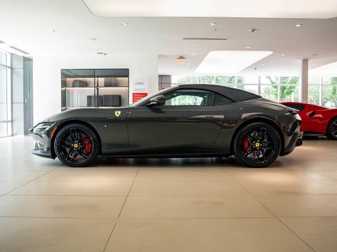 Used 2024 Ferrari Roma Spider image 62