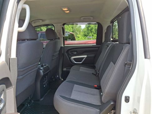 Used 2021 Nissan Titan SV w/ SV Convenience Package AWD/4WD image 10