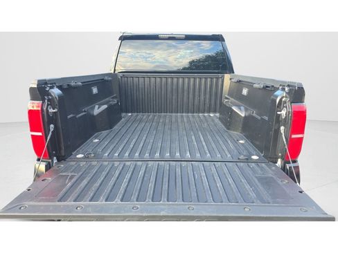 Used 2024 Toyota Tacoma TRD Off-Road AWD/4WD image 9