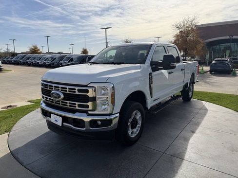 Certified 2025 Ford F250 XLT image 3