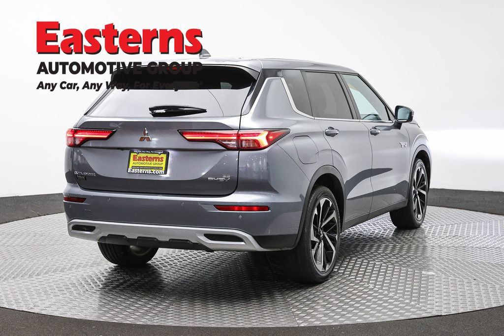 Used 2023 Mitsubishi Outlander SE AWD/4WD image 7
