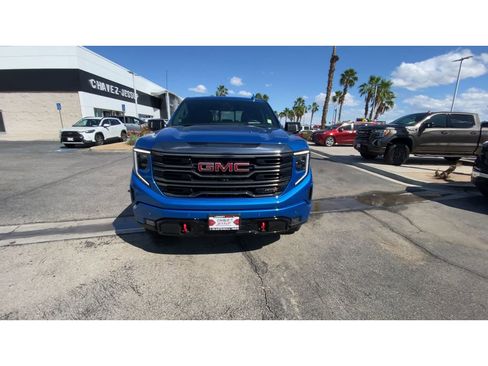 Used 2023 GMC Sierra 1500 AT4 w/ AT4 Premium Package AWD/4WD image 3