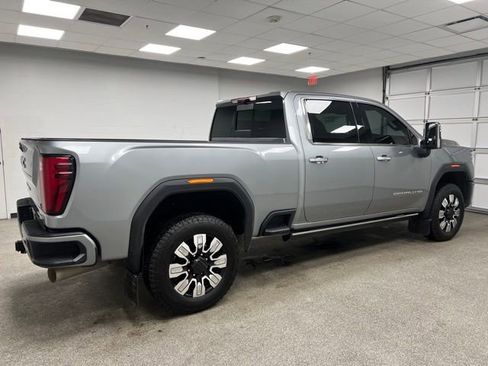 Used 2025 GMC Sierra 3500 Denali w/ Denali Reserve Package image 11