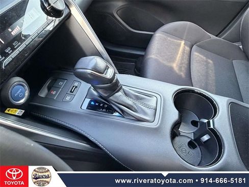 Used 2022 Toyota Venza LE image 22