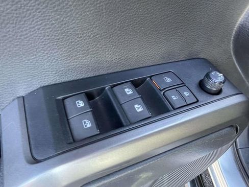 Used 2023 Toyota Tacoma TRD Sport w/ Technology Package image 17