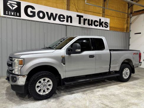 Used 2022 Ford F250 XLT w/ XLT Value Package AWD/4WD image 4