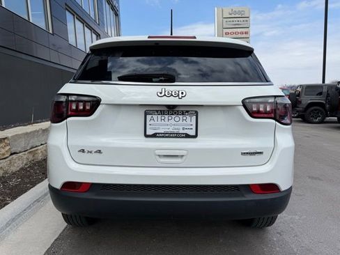 Used 2022 Jeep Compass Latitude AWD/4WD image 4