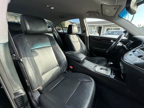 Used 2012 Hyundai Genesis 3.8 RWD image 12