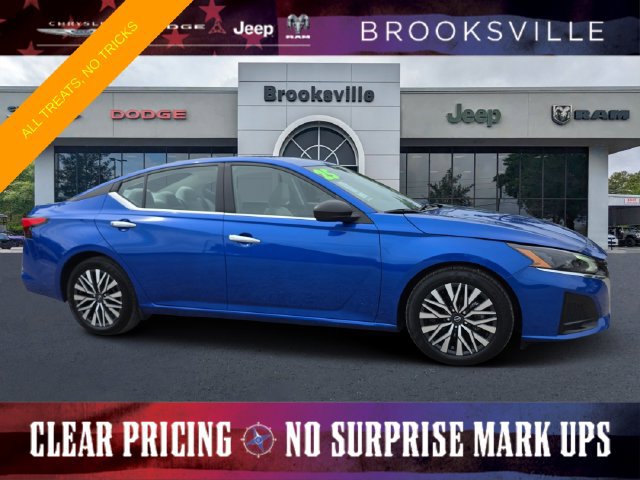 Used 2025 Nissan Altima 2.5 SV FWD image 1