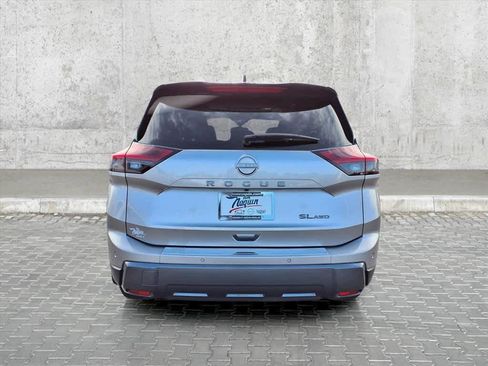 Used 2024 Nissan Rogue SL w/ SL Premium Package image 10