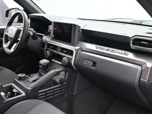 Used 2025 Toyota Tacoma TRD Sport image 27