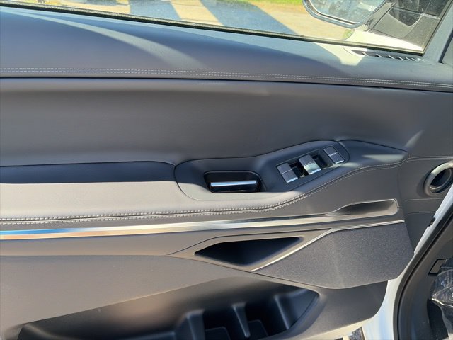 New 2025 Lincoln Navigator Reserve w/ Jet Appearance Package AWD/4WD image 18