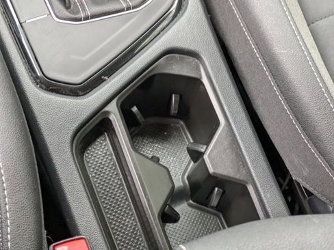 Used 2024 Volkswagen Taos SE image 16